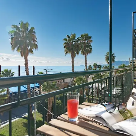 Apartment With Seaside View In The Historic Center